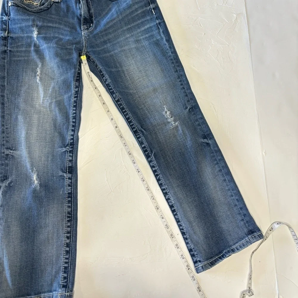 Miss Me Boyfriend Capri Jeans - Picture 11 of 11